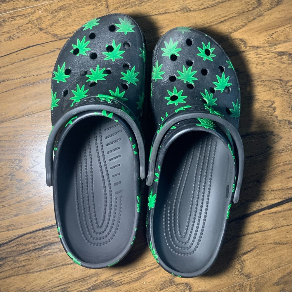 Hemp leaf Crocs